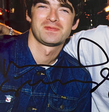 Load image into Gallery viewer, Noel Gallagher signed record display framed