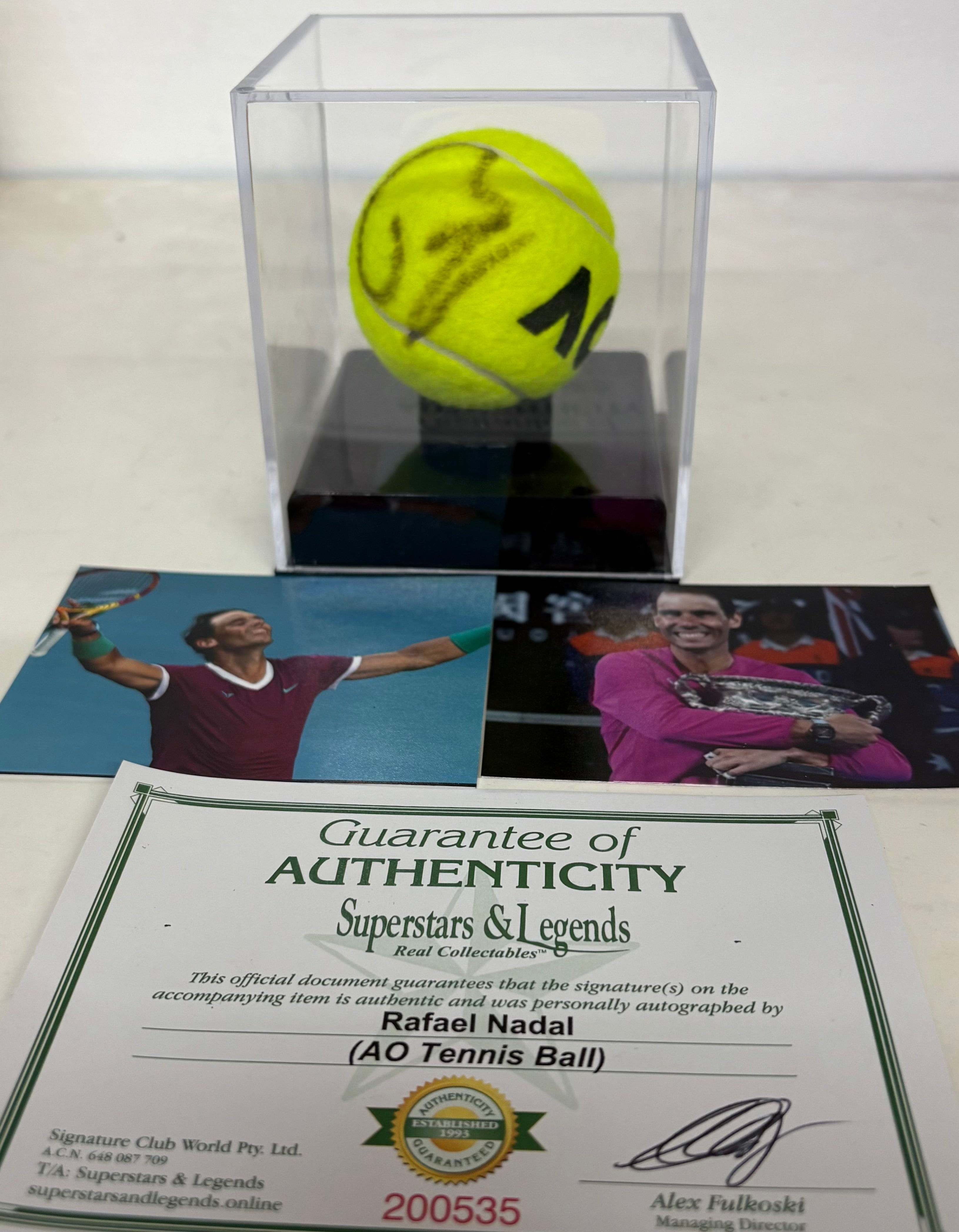 Rafael Nadal(サイン入りボール) Rafael Nadal Personally Signed Tennis Ball in Display Cube