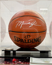 Load image into Gallery viewer, MICHAEL JORDAN signed Spalding basketball