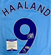 Load image into Gallery viewer, ERLING HAALAND Signed Manchester City Jersey &amp; Treble Photo Collage Display
