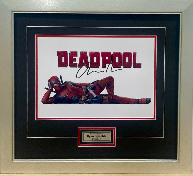 DEADPOOL - RYAN REYNOLDS Signed Photo Display