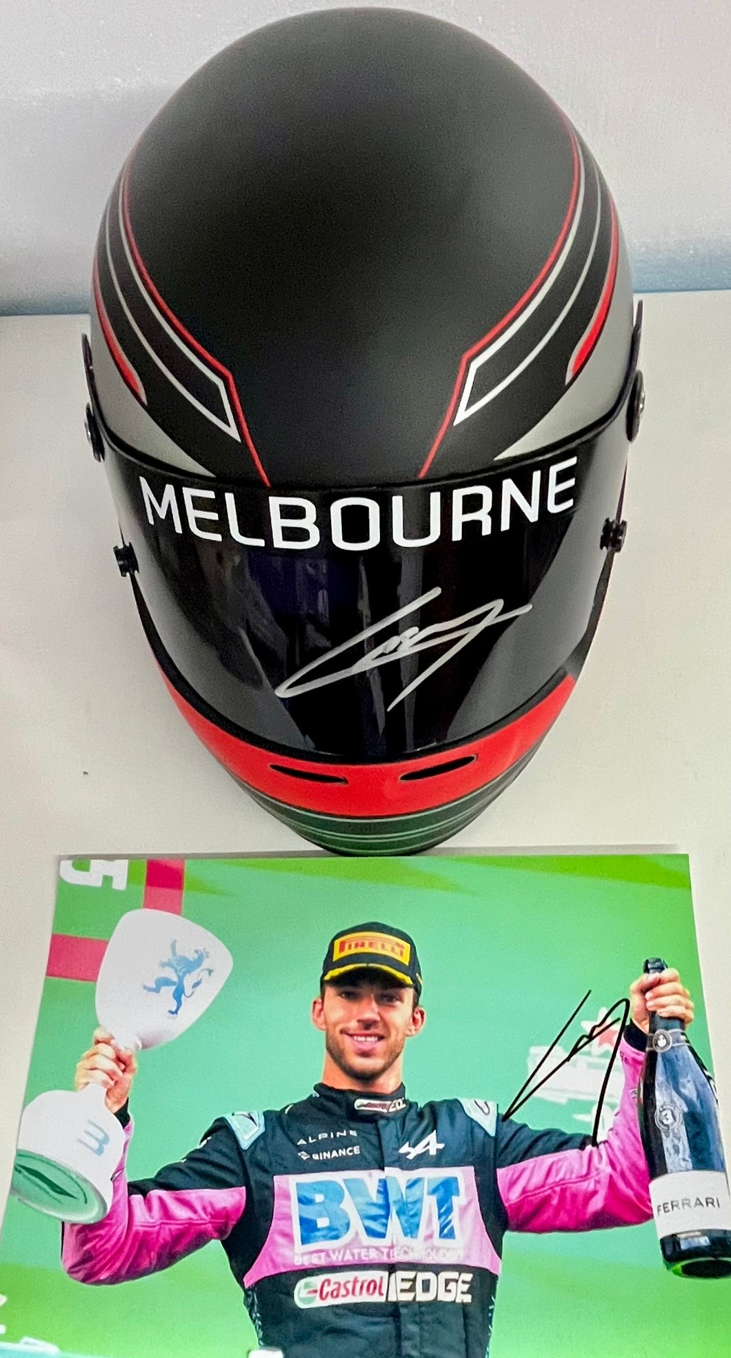 PIERRE GASLY Signed Melbourne F1 GP Helmet & Photo