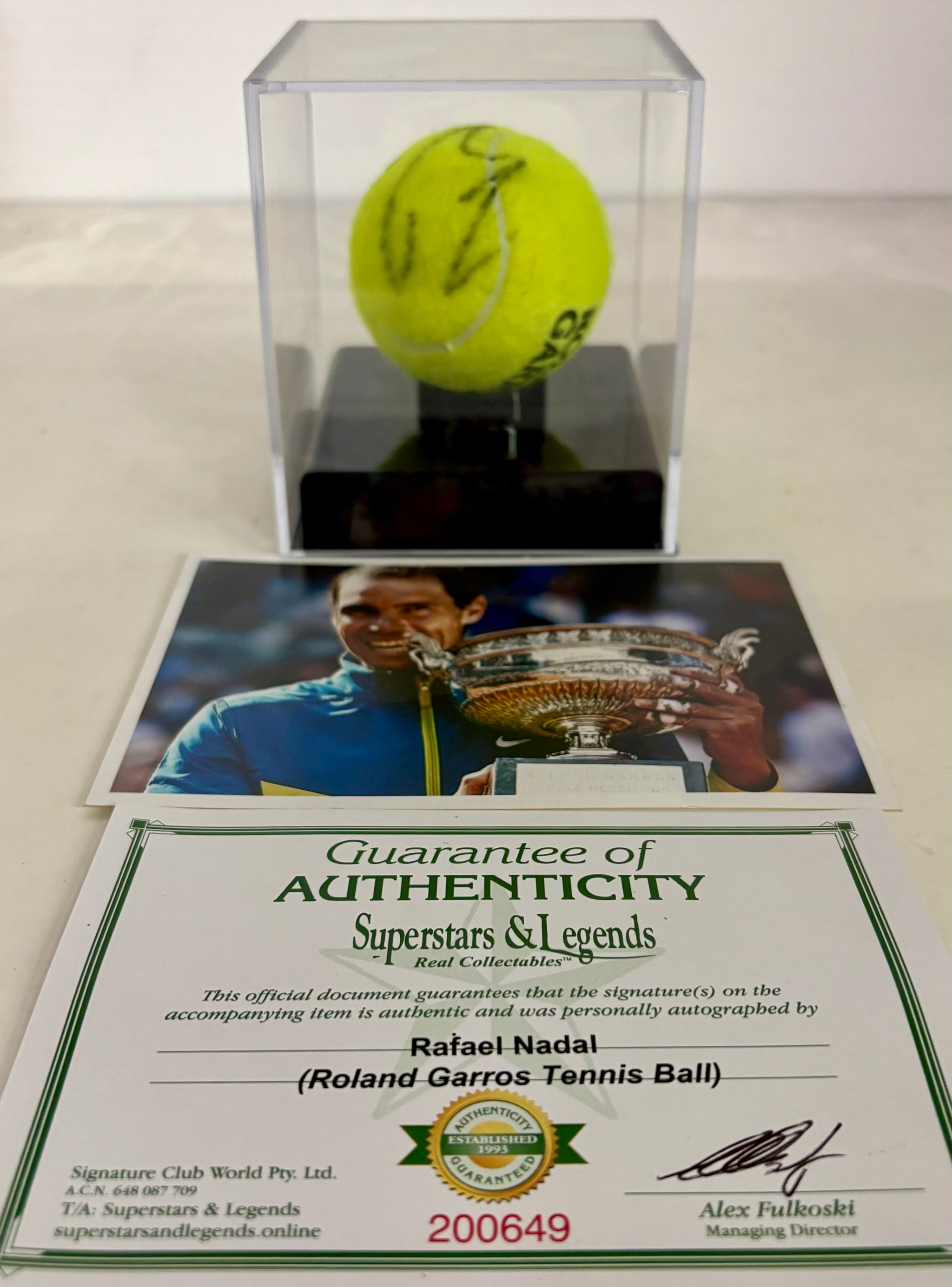 Rafael Nadal Signed Roland Garros Tennis Ball Display – Superstars