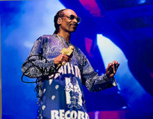 Load image into Gallery viewer, SNOOP DOGGY DOGG Signed Photo &amp; CD Display
