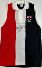 Load image into Gallery viewer, Unframed DARREL BALDOCK &amp; ALLAN JEANS Signed “1966 Premiers” Vintage St Kilda Jumper
