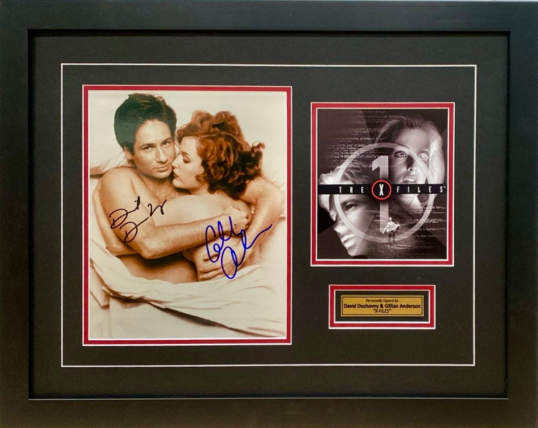 X-FILES - DAVID DUCHOVNY & GILLIAN ANDERSON Signed Photo Collage Display