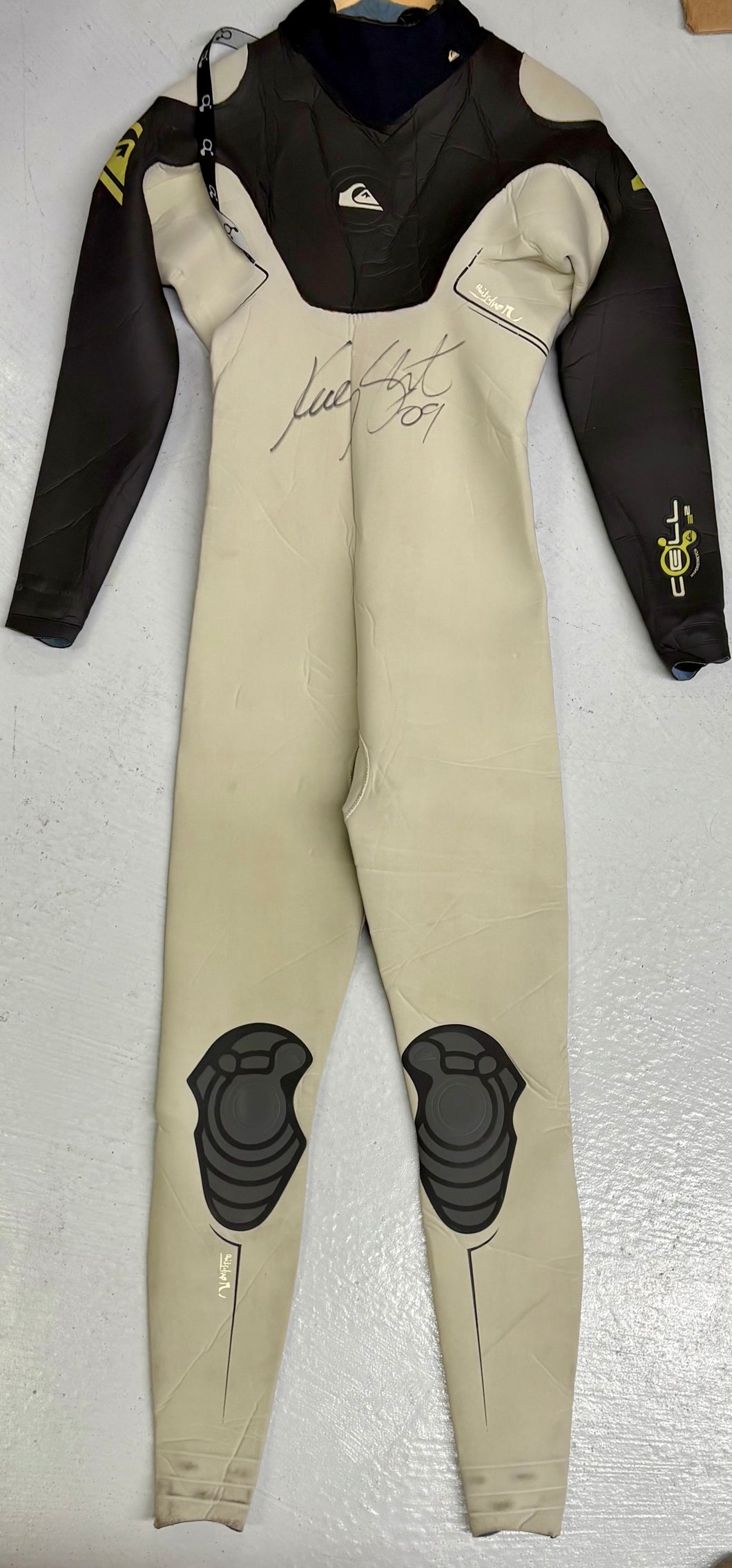 KELLY SLATER 2009 Bells Beach Competition Worn & Signed QUIKSILVER Wetsuit