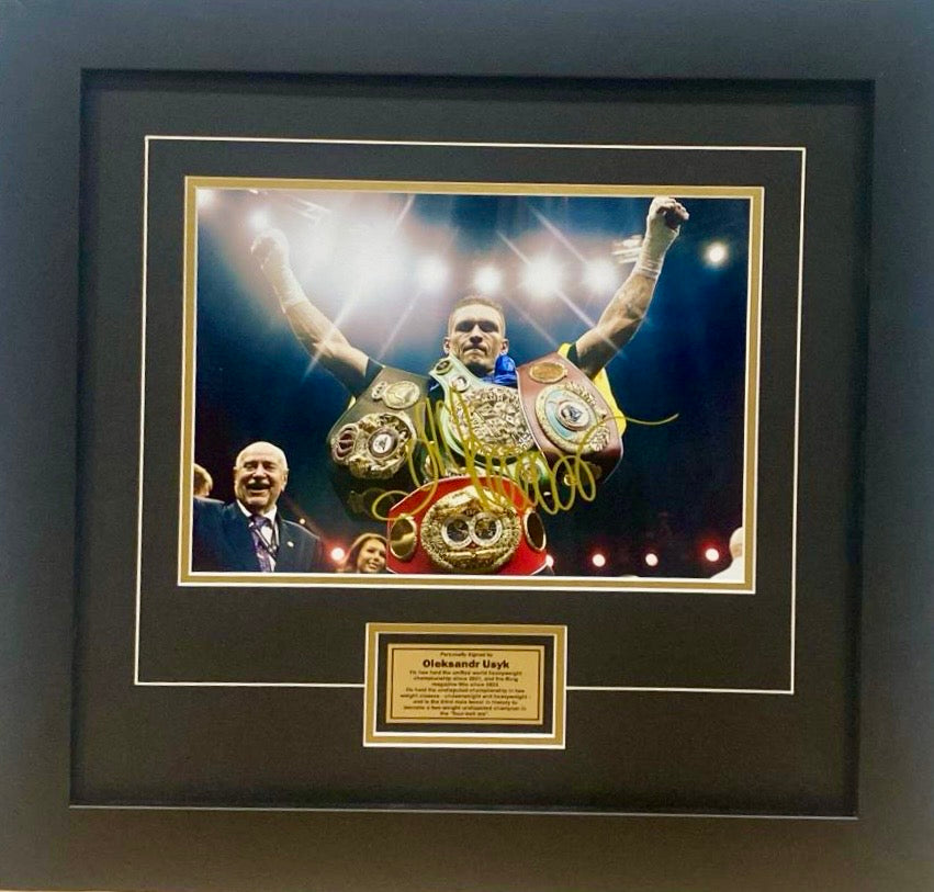 OLEKSANDR USYK Signed Photo Display