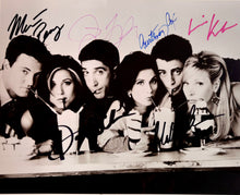 Load image into Gallery viewer, FRIENDS - Matthew PERRY, Matt LEBLANC, David SCHWIMMER, Jennifer ANISTON, Courteney COX &amp; Lisa KUDROW Signed Photo Collage Display

