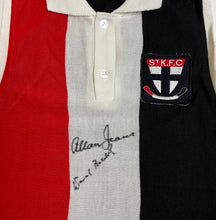 Load image into Gallery viewer, Unframed DARREL BALDOCK &amp; ALLAN JEANS Signed “1966 Premiers” Vintage St Kilda Jumper
