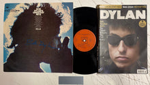 Load image into Gallery viewer, BOB DYLAN Signed Vinyl LP &amp; Magazine Collage Display
