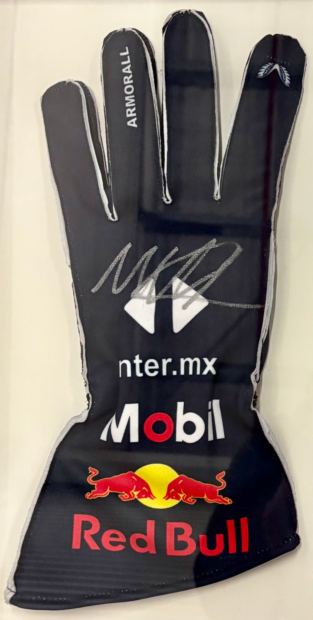 red bull racing handschuhe Max Verstappen Signed Red Bull F1 Glove & Champion Print – Superstars & Legends