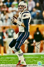 Load image into Gallery viewer, TOM BRADY Signed Photo &amp; Jersey Display
