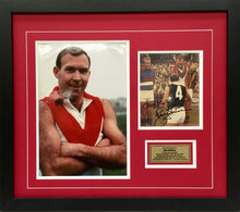 Load image into Gallery viewer, BOB SKILTON &quot;Triple Brownlow Medallist&quot; Signed Photo Display1
