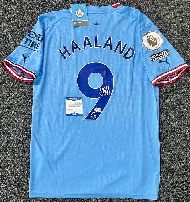 Erling Haaland signed Man City jersey