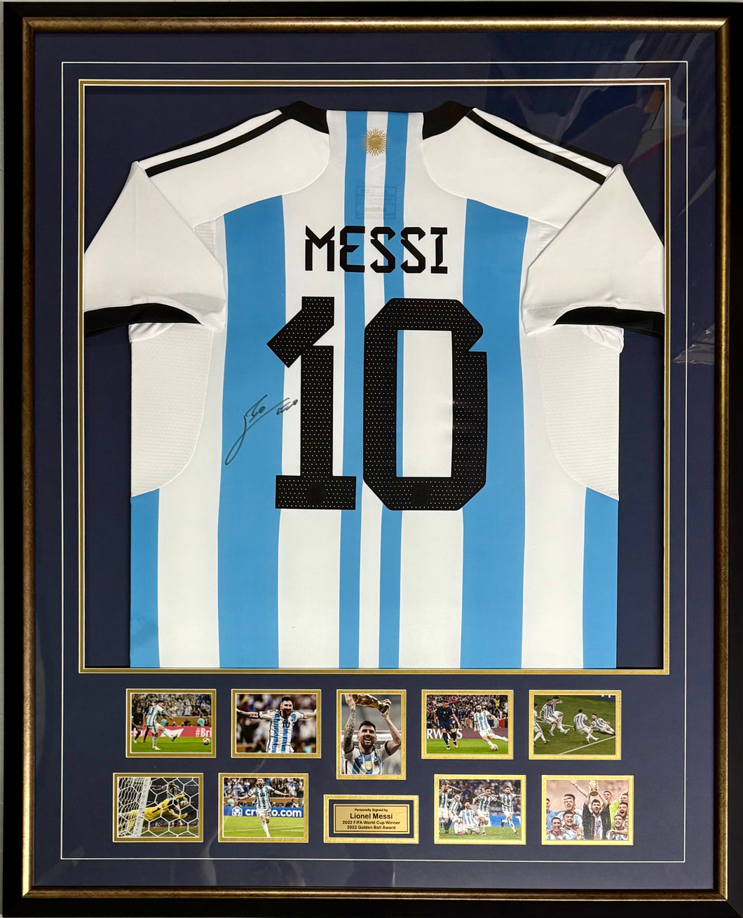 Lionel Messi signed Argentina jersey 2022 World Cup display