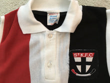 Load image into Gallery viewer, Unframed DARREL BALDOCK &amp; ALLAN JEANS Signed “1966 Premiers” Vintage St Kilda Jumper
