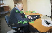 Load image into Gallery viewer, Stephen KERNAHAN, Mike FITZPATRICK, Alex JESAULENKO, John NICHOLLS &amp; Ern HENFRY Signed “Premiership Captains&quot; Jumper Display
