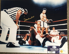 Load image into Gallery viewer, MUHAMMAD ALI Signed &quot;The Rumble in the Jungle&quot; 16&quot;x20&quot; Online Authentics Photo
